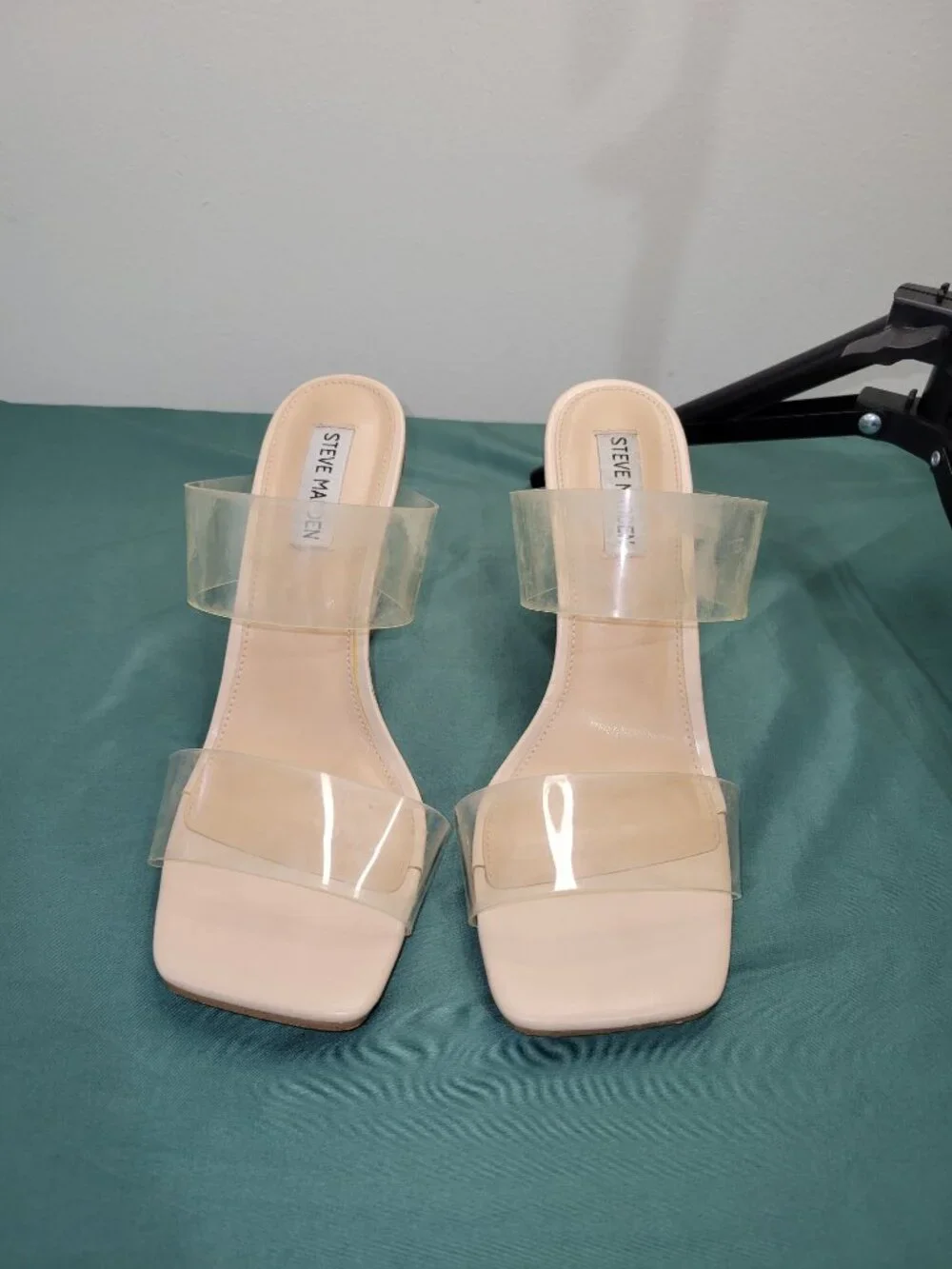STEVE MADDEN CLEAR PLASTIC WEDGE SANDALS 8.5 LIKE NEW